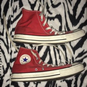 Red high top Converse men’s 9